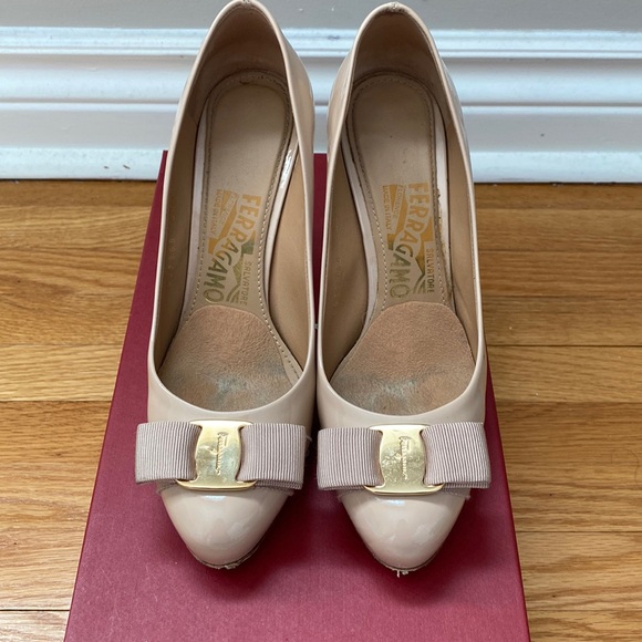 Salvatore Ferragamo Pimpa Ferra (Size 5) - Picture 1 of 6
